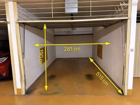 garage fermé proche parc des oliviers