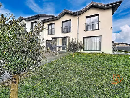 maison farges 5 pièce(s) 115 m2