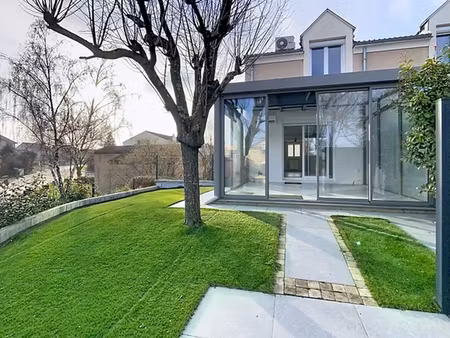 appartement 7 pièce(s) 145.40 m2