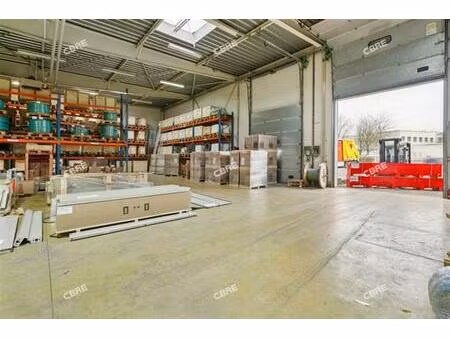 vente/location entrepôt / local d'activités lisses 2 100 m²