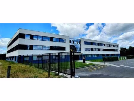 location bureau bruz 279 m²