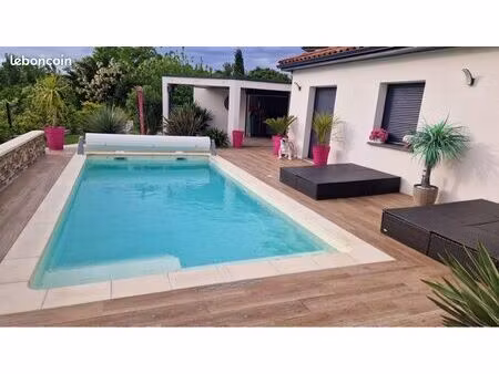 maison contemporaine avec dépendance