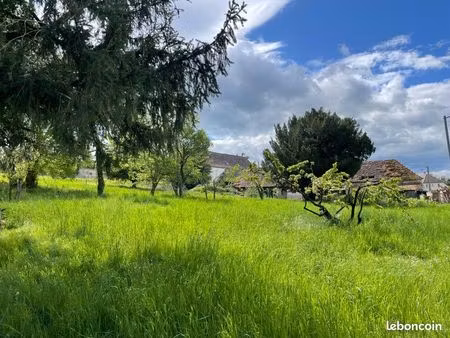 terrain constructible de 1450 m2 avec vue dégagée – creuzier-le-vieux  proche mairie