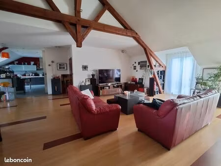 maison 8 pièces 255m²