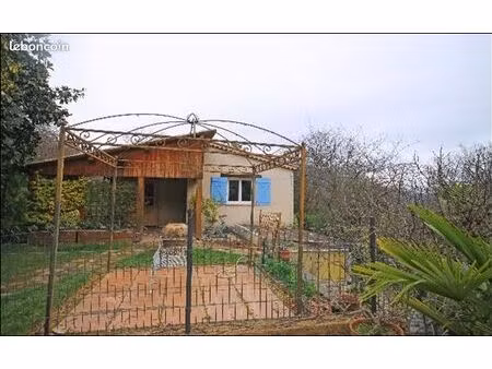 haut de villa t3/4 au calme absolu avec jardin