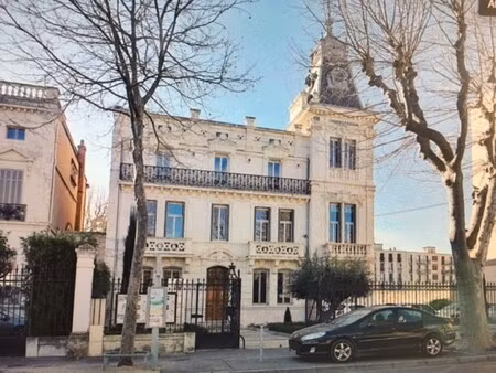 location local professionnel 290m²