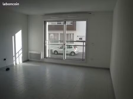 studio 31 m2 non meublé