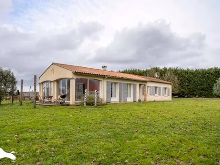 vente maison 5 pièces 142 m² à saint-sigismond-de-clermont (17240)  241 500 €