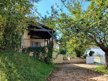 spacieuse maison de 4 chambres avec plus de 1 hectare de terrain à vendre en dordogne ...