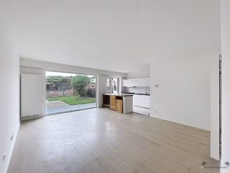 appartement te koop in brasschaat met 2 slaapkamers