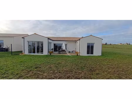 vente maison 4 pièces 144.49 m² à saint-nazaire-sur-charente (17780)  386 600 €