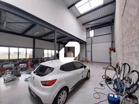 a louer  local neuf proche a13