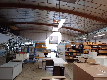 a louer  local avec show room bureaux ideal grossiste