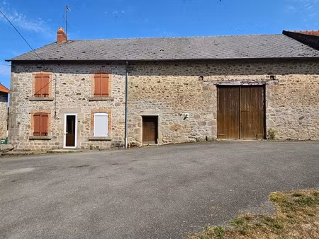 maison de village d'environ 108 m2 avec grange attenantes et dépendances sur jardin de 202