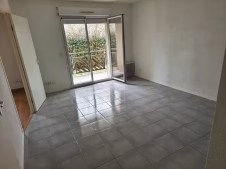 location appartement 2 pièces 37 m² à miramont-de-guyenne (47800)  370 €
