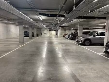 ondergrondse autostaanplaats te koop!