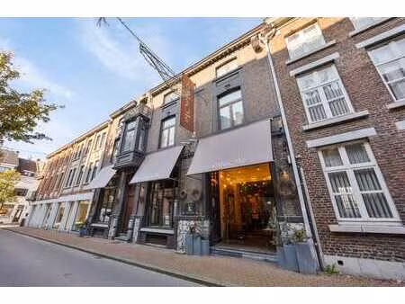 commerce situé sur emplacement aaa a hasselt