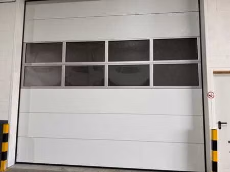 entrepôt moderne avec mezzanine à beringen