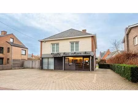 handelspand met bijhorend appartement