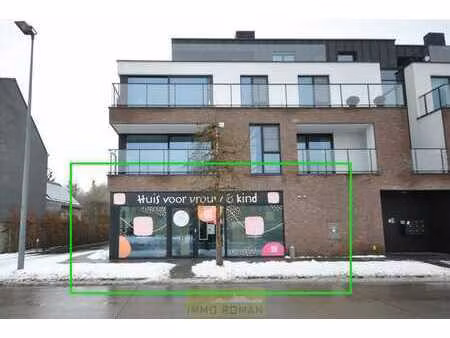 handelspand gelegen in het centrum van berchem  deelgemee...