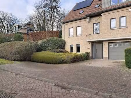 dieweg : maison 3 façades + piscine extérieure chauffée