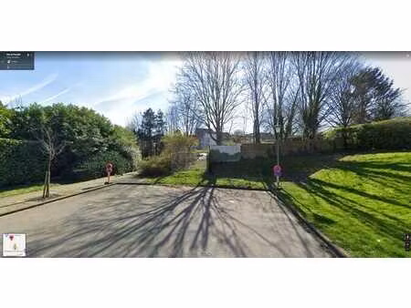 terrain à bâtir en environnement verdoyant et calme