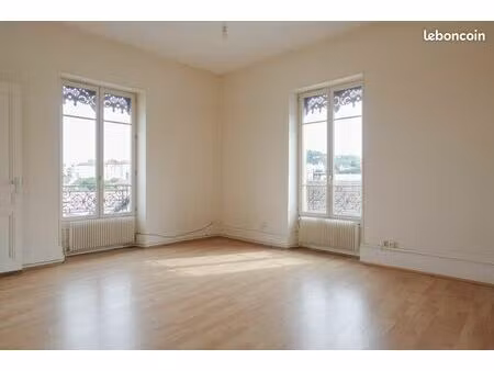 appartement 3 pièces 65 m²