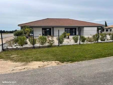 maison avec piscine intérieure