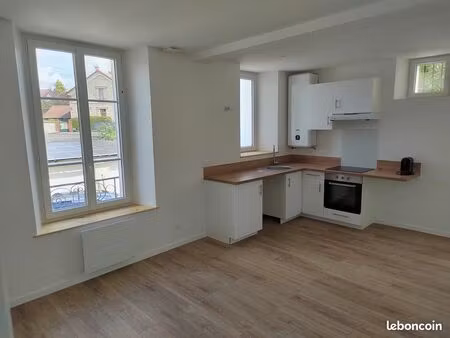 f2 neuf 32m2 + terrasse dans maison meulière