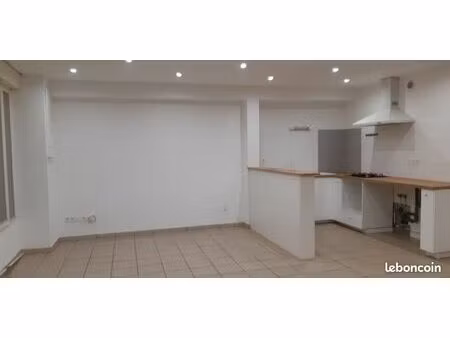 maison à louer paillet