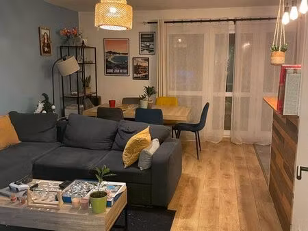 t2 avec nombreux rangements