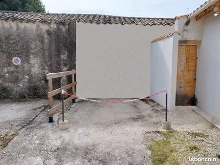 parking emplacement extérieur