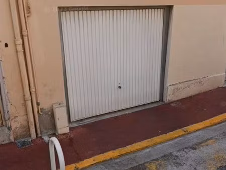 location garage/box 'plain pied' fermé et sécurisé cannes centre