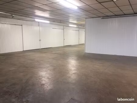 box de stockage 6 à 35m² - sécurisé - croix