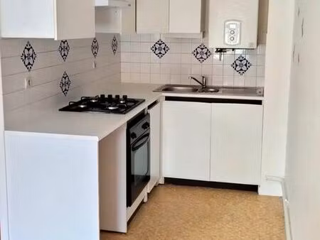 f2 / 40 6 m2 / cuisine équipée