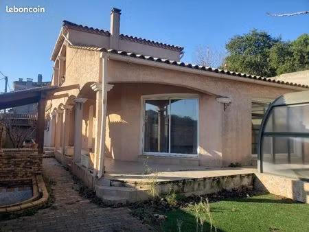 loue villa 141m2 + studio + grand garage salleles