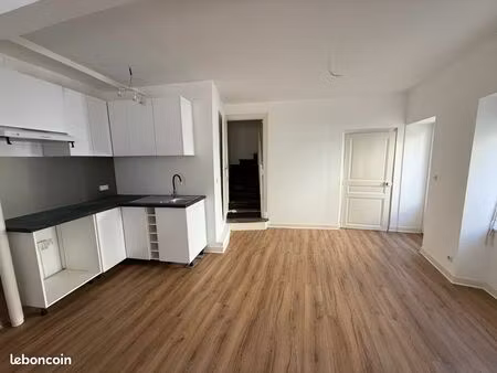 à louer logement t3 refait