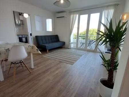 loue t3 55m² entièrement rénové  tout équipé  dernier étage traversant  lumineux  clim bal