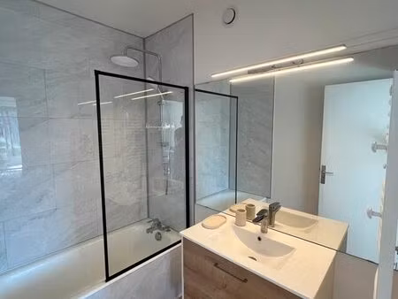 studio meublé rénové – centre-ville d’alès (29 m²)