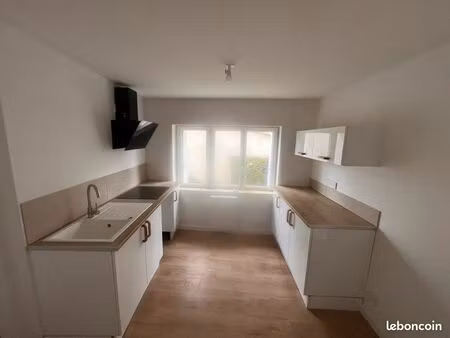 à louer appartement de 3 pièces proche commerces
