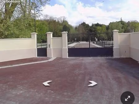 place de parking sécurisée à juilly – 12 min de roissy aéroport cdg