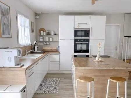 maison – 3 chambres – 90 m² – grand extérieur 400m2