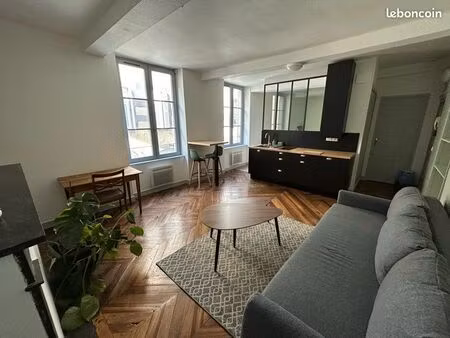 studio meublé 34 m² – centre-ville de riom (