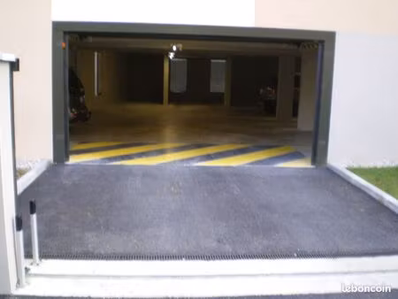 location parking craponne