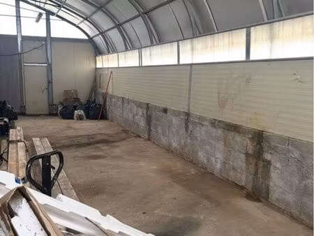 garage  hangar  entrepôt  cave …