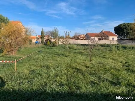 terrain 712 m² saint romain le puy