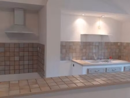 loué t3 à fendeille