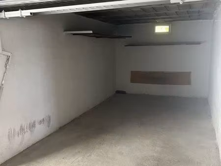 location garage / box fermé