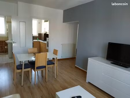 a louer t2 bis meuble de 45 m2 avec chambre + bureau 4 rue charles macé 64000 pau