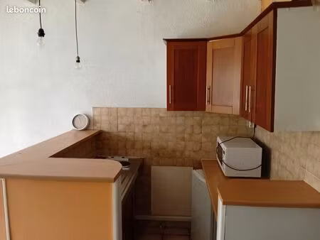 caiilau t2 meuble de 35 m2 avec emplacement pking